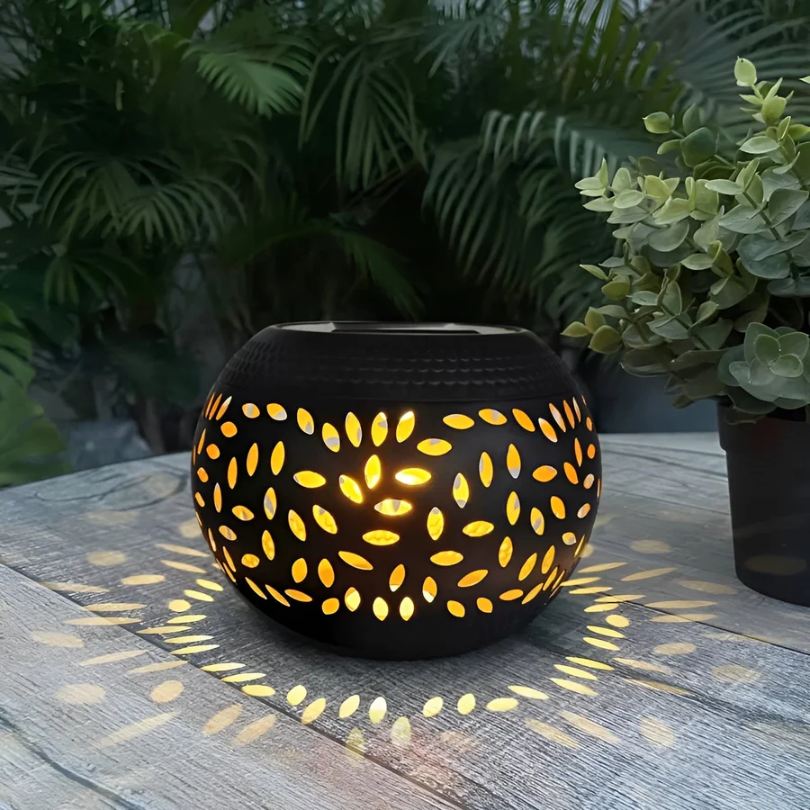 Solar Garden Light with Shadow Pattern