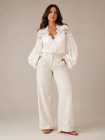 Sélénora - Kanten blouse met V-hals en pofmouwen
