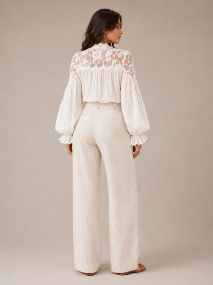Sélénora - Kanten blouse met V-hals en pofmouwen