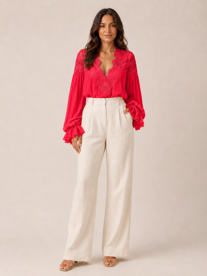Sélénora - Kanten blouse met V-hals en pofmouwen