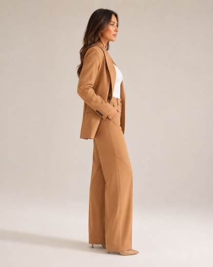 Nadine - Damespak met getailleerde blazer en rechte broek