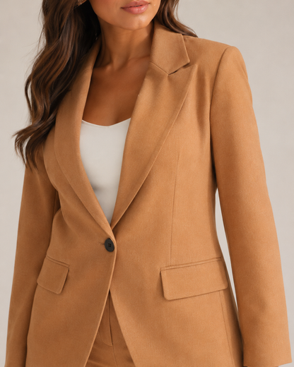 Nadine - Damespak met getailleerde blazer en rechte broek