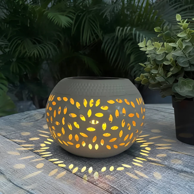 Solar Garden Light with Shadow Pattern